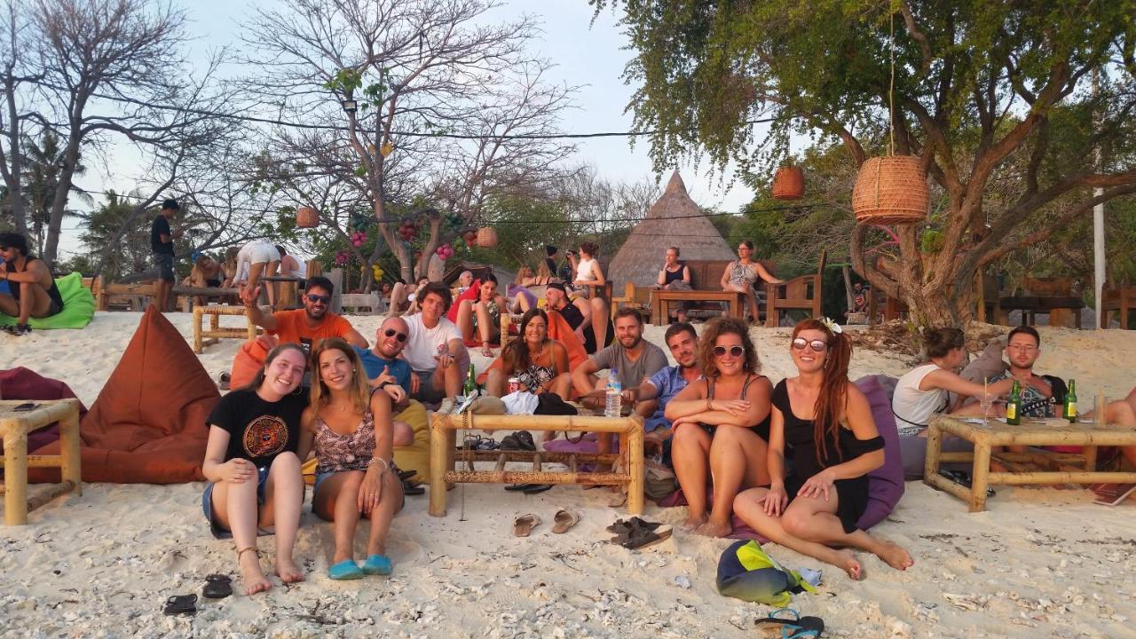 Albergue La Favela Gili Trawangan Exterior foto